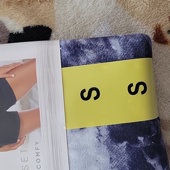 🥶🆕️ 3pc. Pj's Set. 18 - Picture 4 of 4